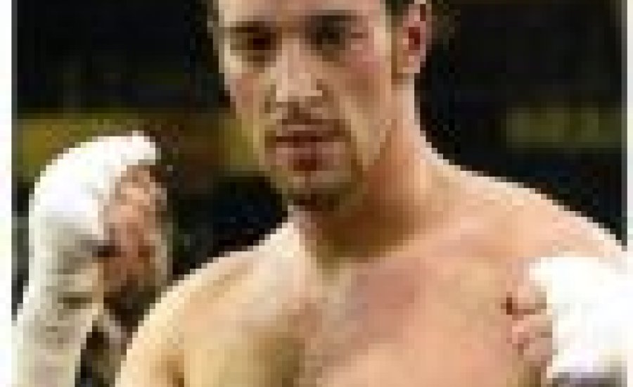 Vége a dalnak, Maccarinelli ismét bukott