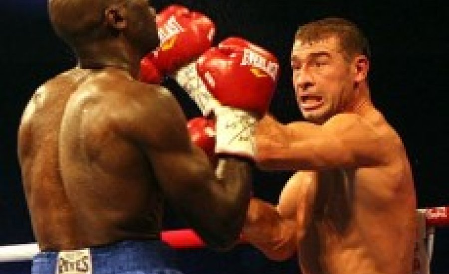 Lucian Bute komoly kiütéssel nyert
