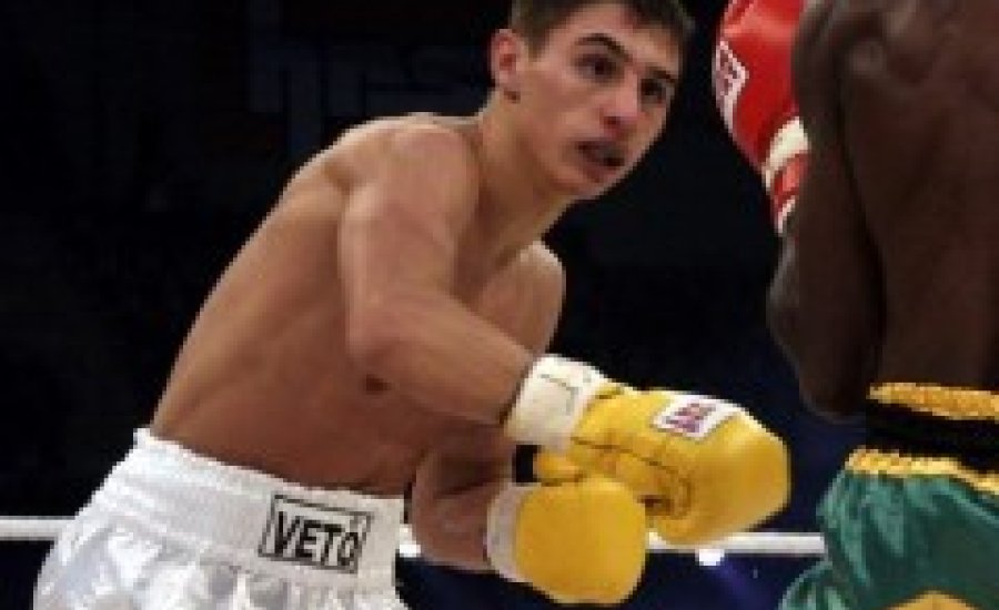 Gyors és hatalmas kiütéssel nyert Vető Gábor