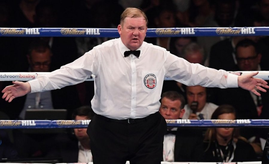 Bajban az ismert boxbíró