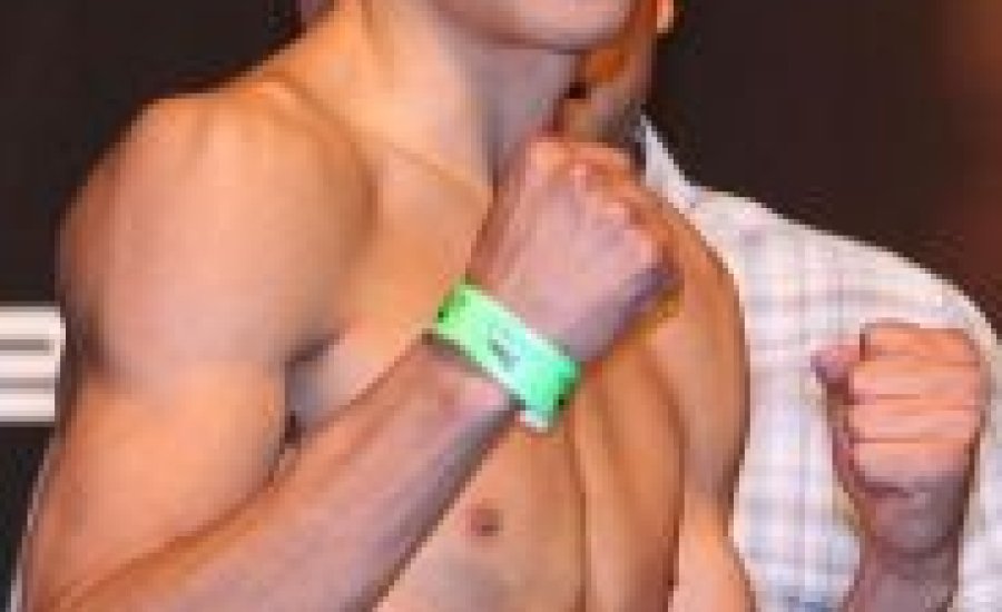 Santa Cruz vs Kiko Martinez jön