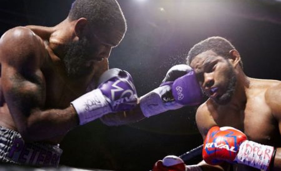 Lamont Peterson veretlen olimpiai bajnokot győzött le