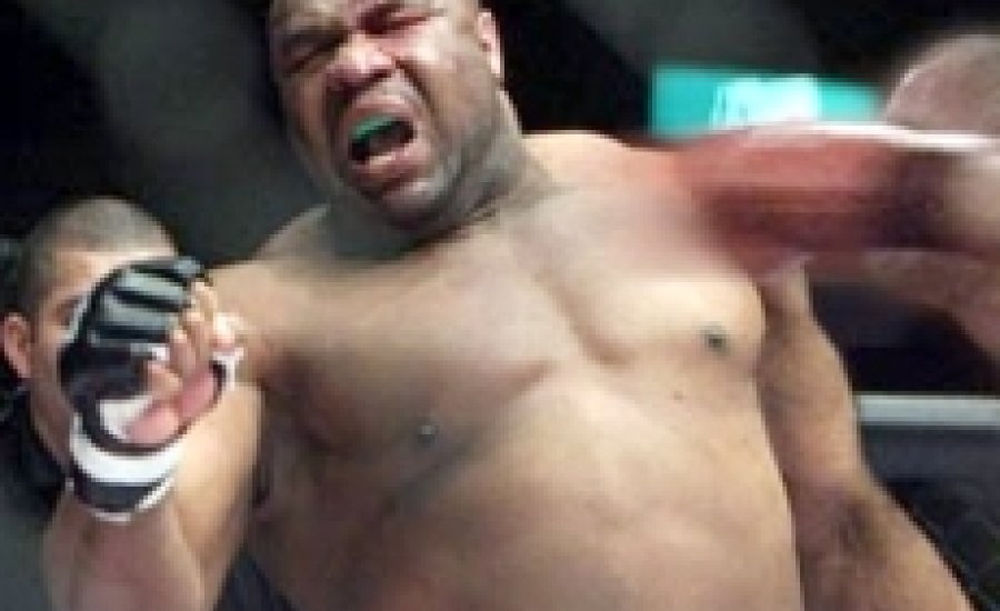 Május elsején csap össze Dávid és Góliát