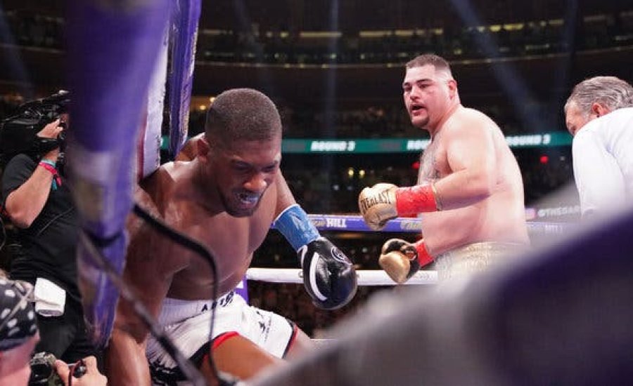 Minden kiderül, amikor Ruiz először eltalálja Joshua állát