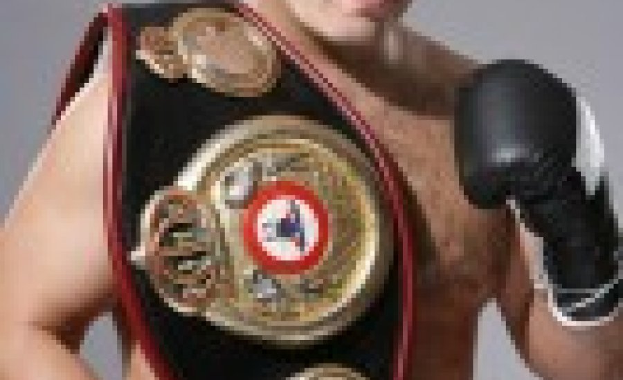 A „Fehér Tyson” lecserélte edzőjét