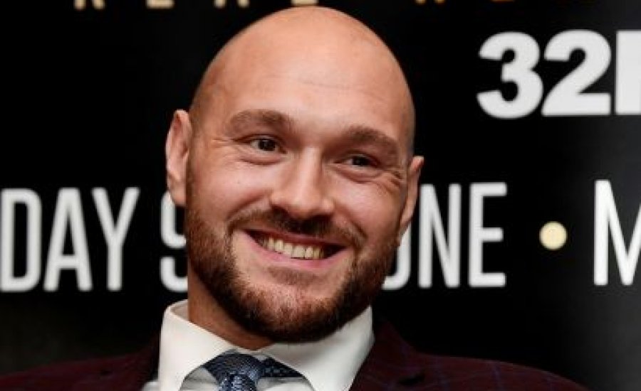 Joshuát fenyegeti Tyson Fury