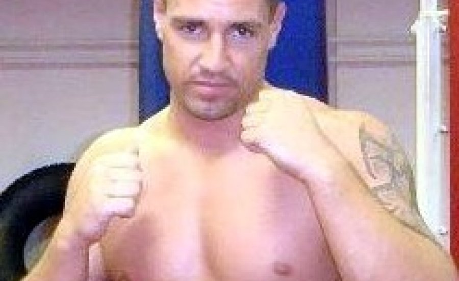 Laboda ellen mutatkozik be Erik Skoglund