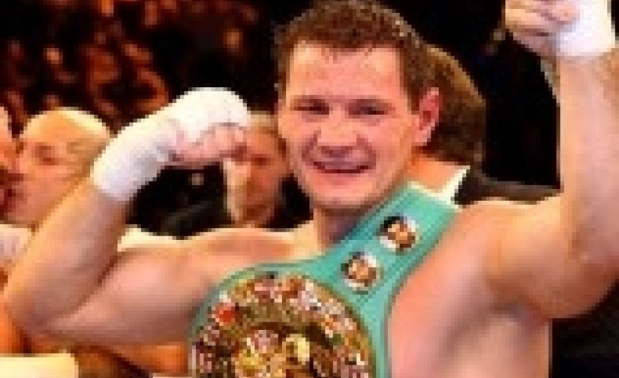 Hivatalos az Erdei Zsolt - Byron Mitchell összecsapás