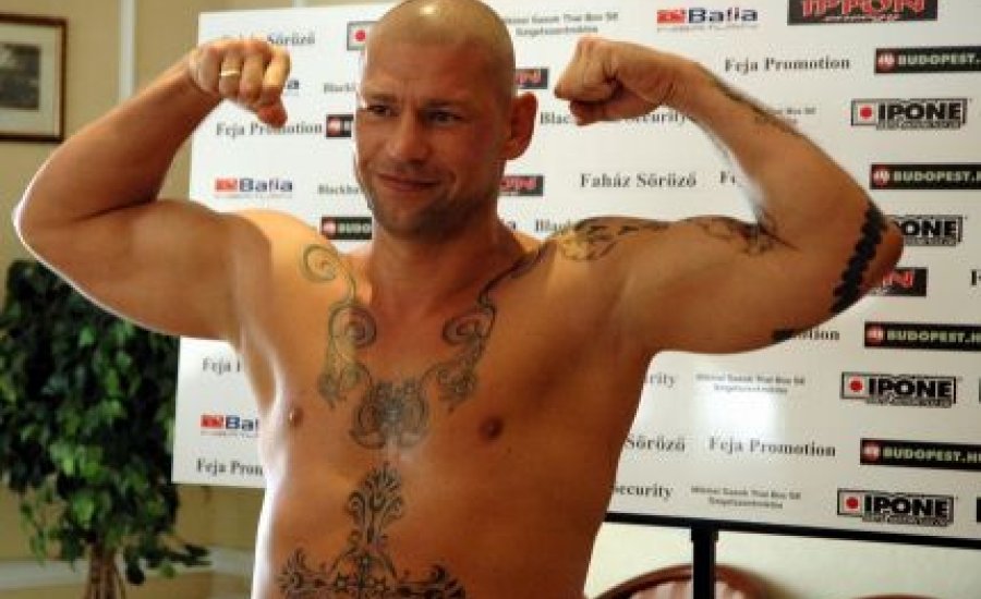 Bozai és Palik mérlegre állt