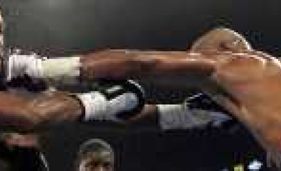 A 48 éves Hopkins sikere Cloud ellen (video)