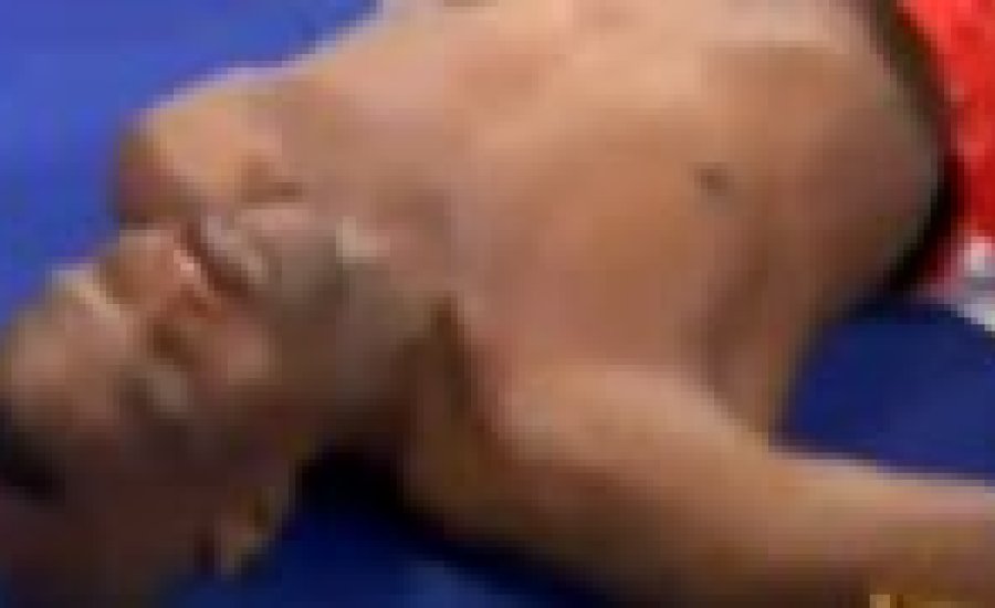 Brutális KO a Joyi-Lorezo meccsen