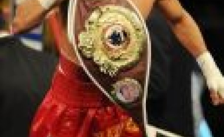 Elbukott az „új Pacquiao”, Vazquez Jr. apja nyomdokaiba lépett