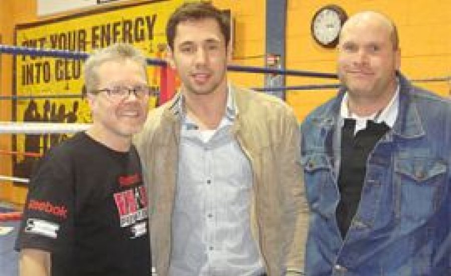 Felix Sturm a világ legjobb edzőjének segítségével készül Universum utáni karrierjére