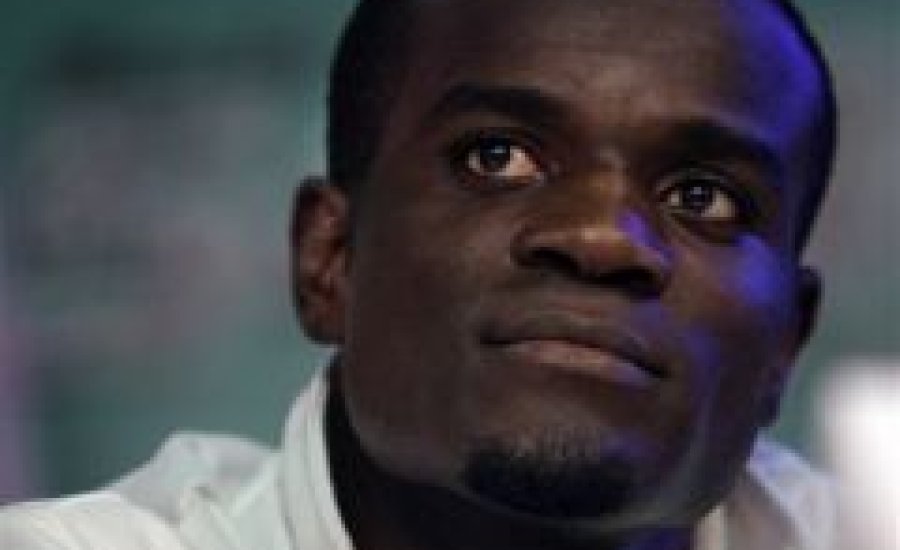 Pacquiao a bivalyerős Clottey ellen küzd