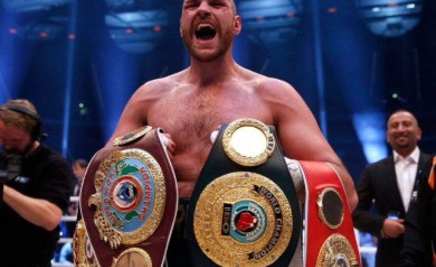 Elvehetik Tyson Fury IBF vébé-övét