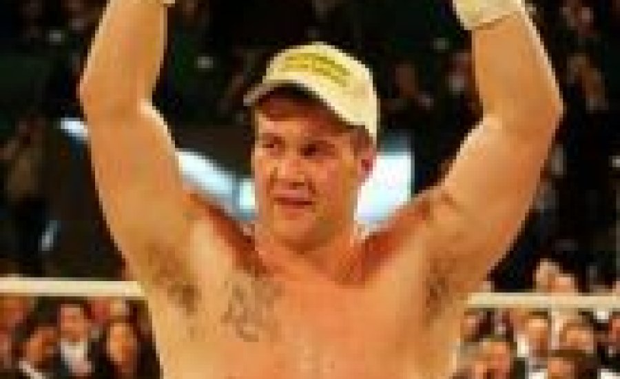 Vlagyimir Klicskót máris kihívták, de ki az a Brian Minto?