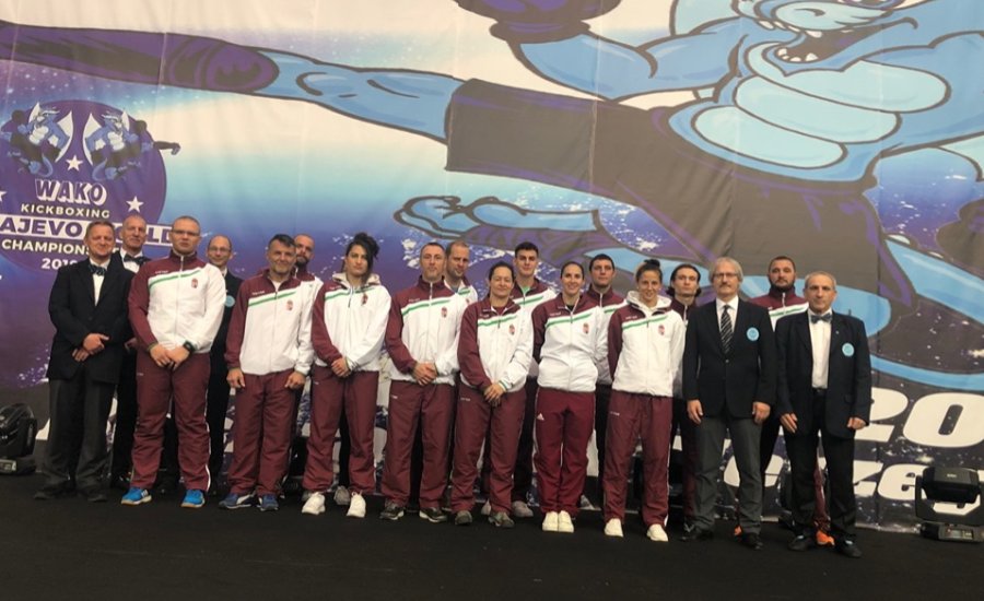 Mindkét Busa nővér aranyérmet nyert a kick-box vb-n