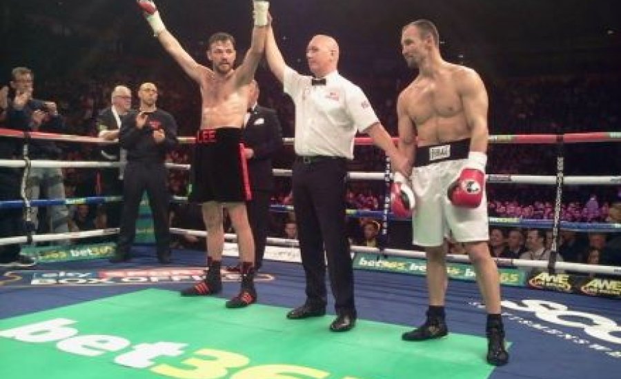 Hafner nem bírt Andy Lee-vel