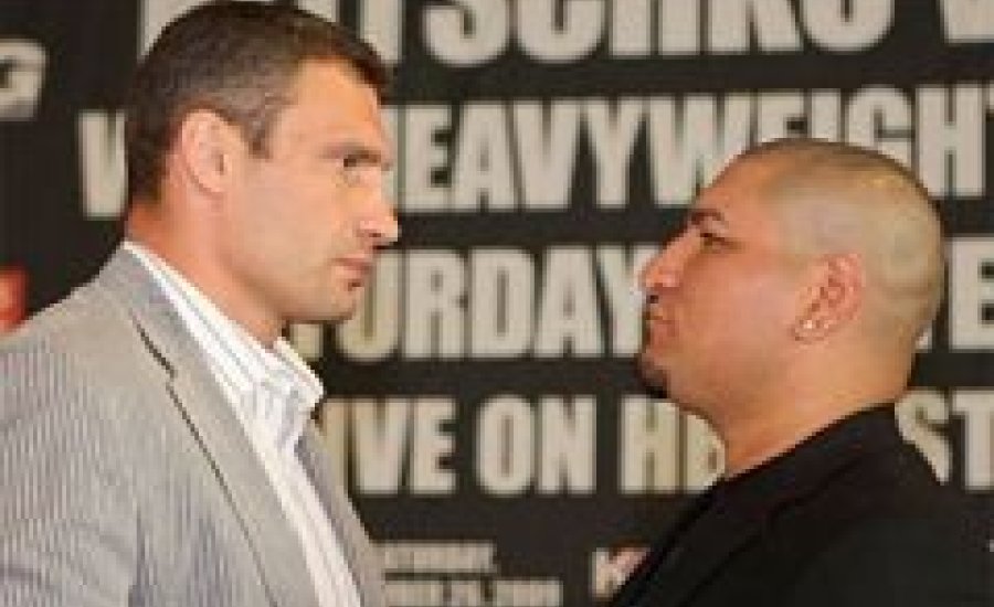 Klicsko-Arreola sajtótájékoztató nyilatkozatokkal