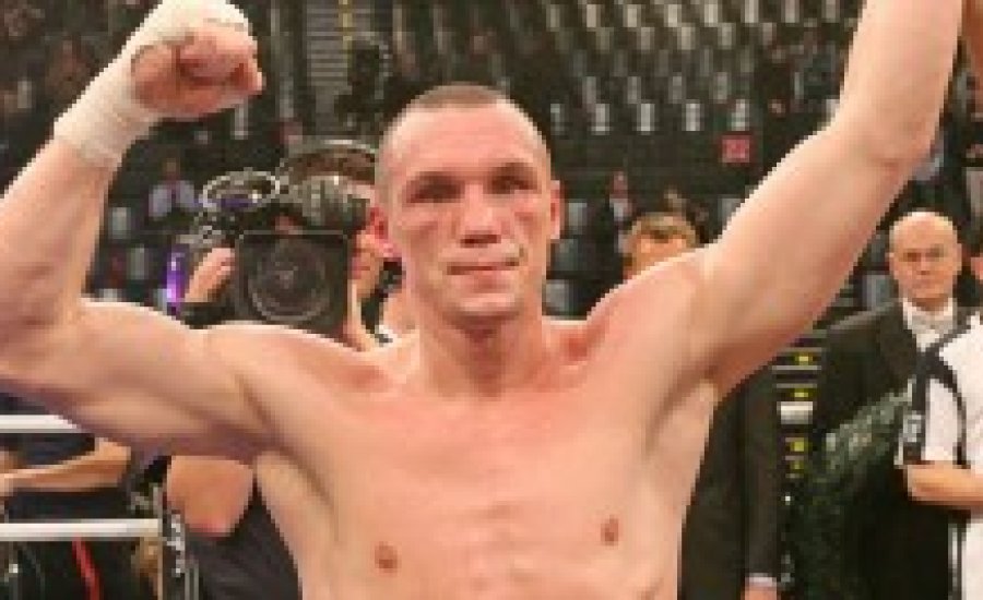 Sylvester: kemény, képzett, erős és gyors a kihívó