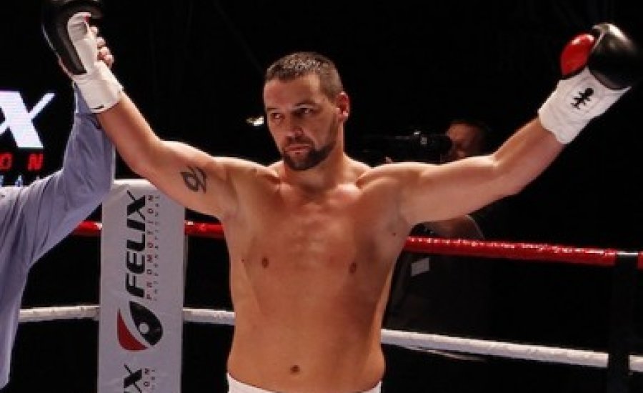 Darmos ugandai ellen tér vissza