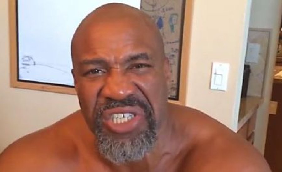 Briggs elindult a Klicsko-Pulev meccsre