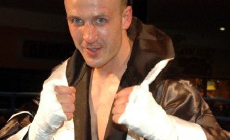 Kelemen kiütéssel nyerte 5. profi meccsét is