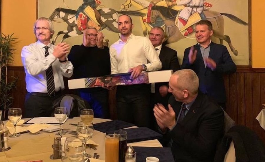 Köszöntötték a visszavonult kick-box legendát