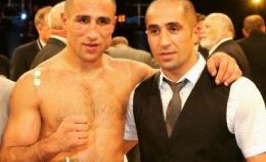 Alexander Abraham visszavonult