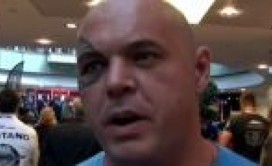 Csala Dimitrenko ellen húz kesztyűt