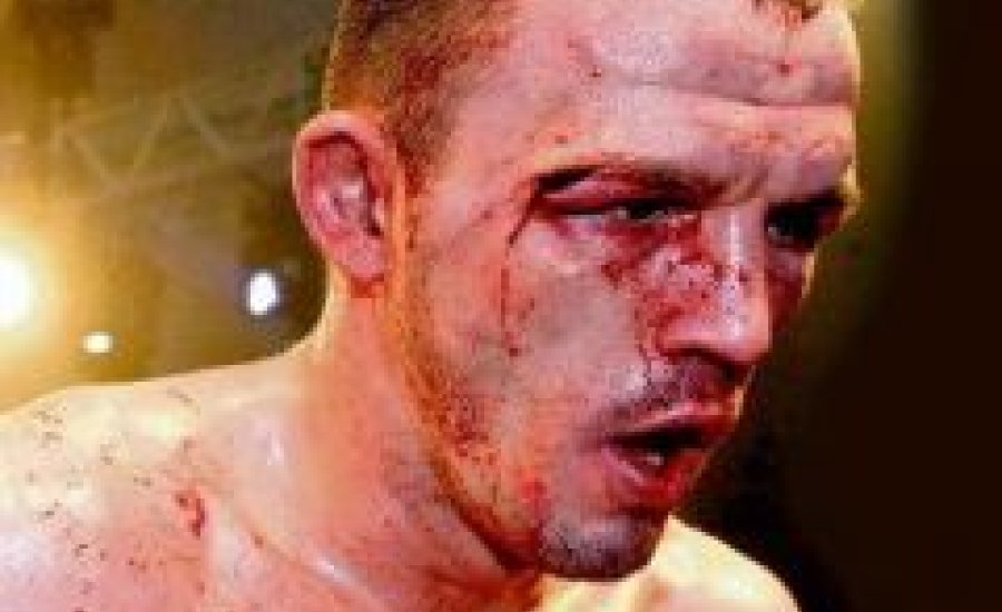 Brähmer a zuhanyzóban sérült meg