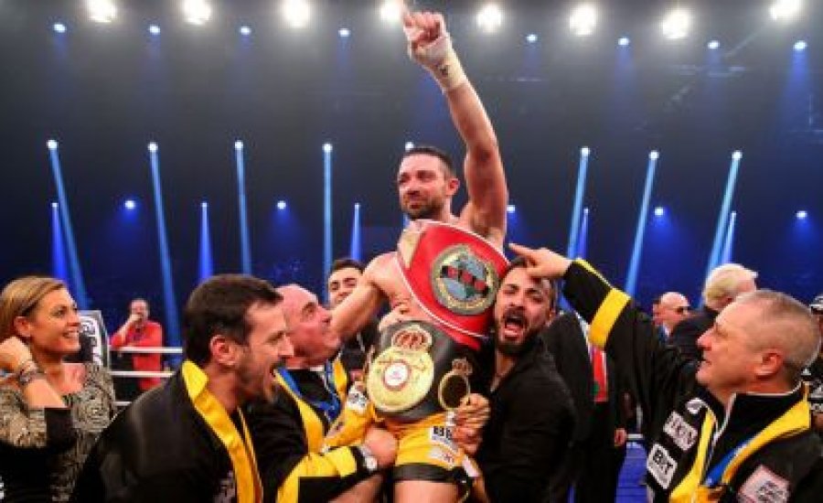 Giovanni De Carolis kiütötte Feigenbutz-ot