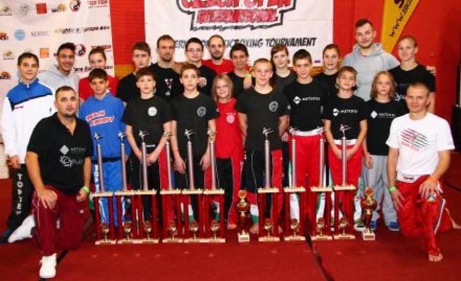 Taroltak a Magyar Light-contactosok Prágában