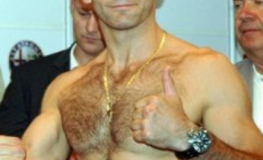 Pokoli 48 óra után Kuziemski lesz Cleverly ellenfele