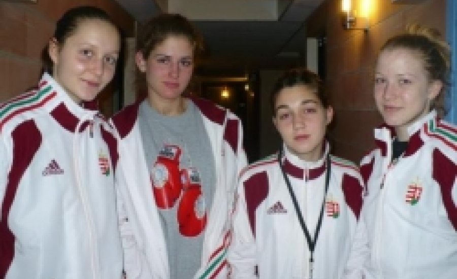 Elkezdődött a junior és ifi női boksz Eb