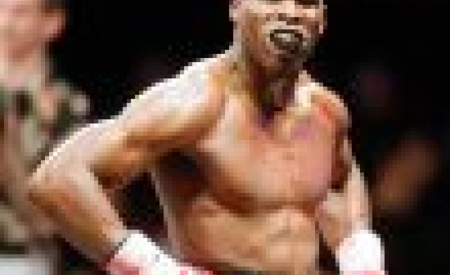 A „Superman” szeptember 27-én védi címét