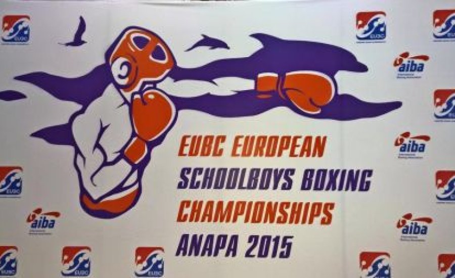 Schoolboys Eb: két magyar lépett tovább