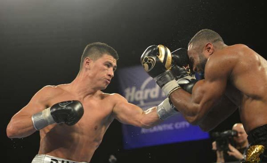 Bivol megvédte világbajnoki címét