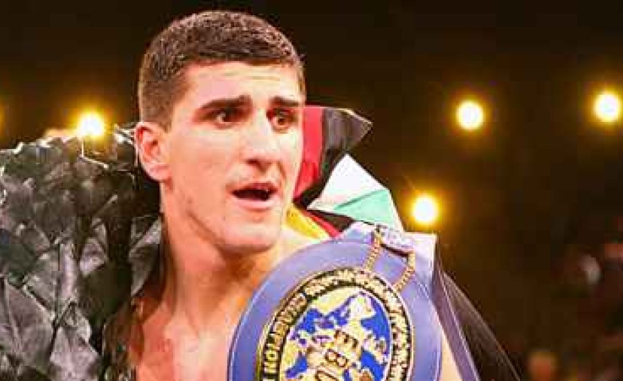 Marco Huck hosszabbított