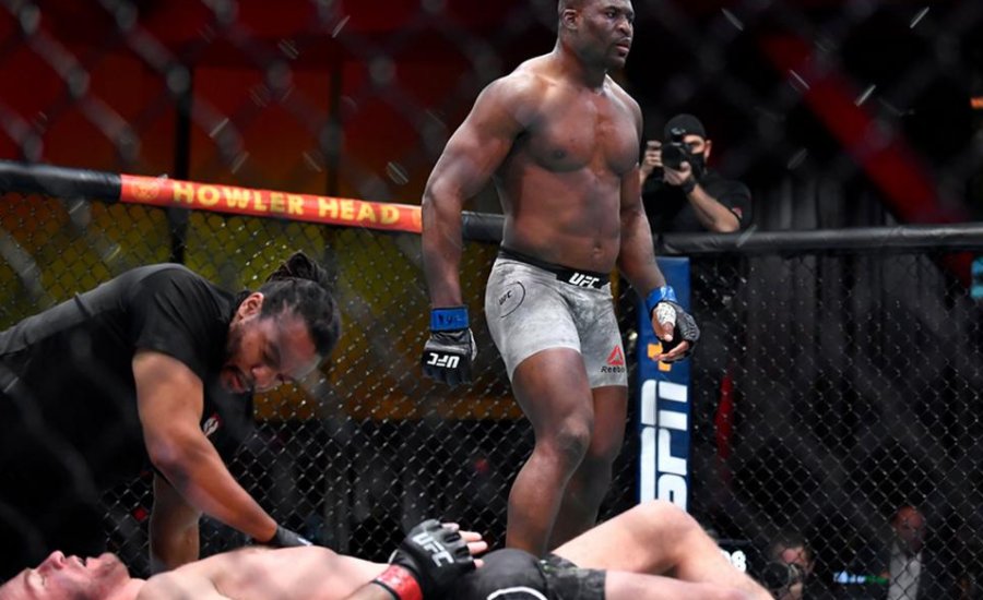 Új nehézsúlyú király az UFC-ben