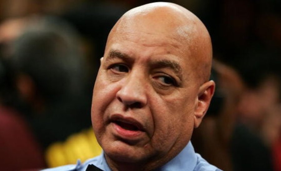 A legendás ringbíró keményen küzd a koronavírussal