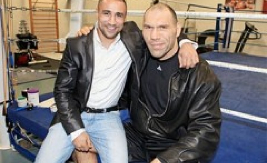 Abraham szerint Valujev megvédi címét