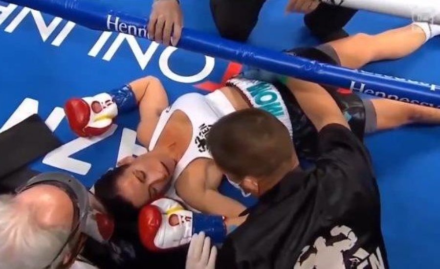 Villámgyors KO - nem is volt ideje ütni a vesztes hölgynek