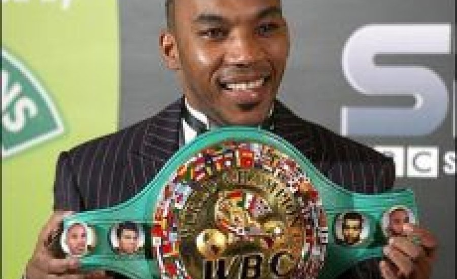 Witter szerint Amit Khan nem nagy durranás, nincs ütőereje, és az álla is gyenge