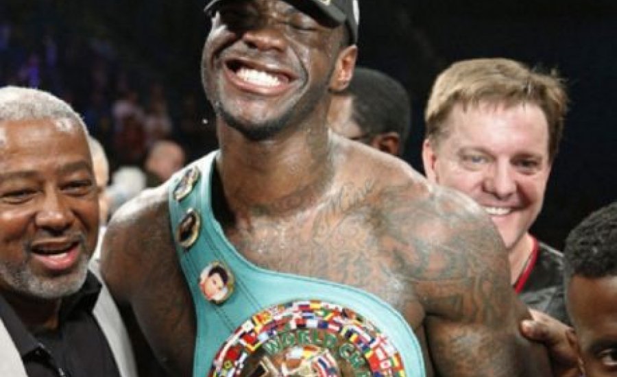 Wilder francia ellen védheti övét