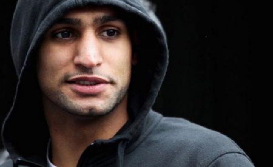 Khan az év végén bokszolhat