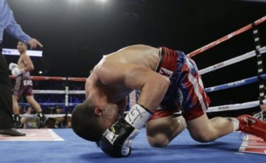 Padlóról nyert Mikey Garcia