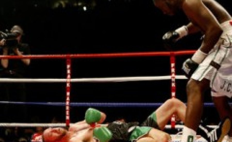 Brutálisan kiütötték Maccarinellit