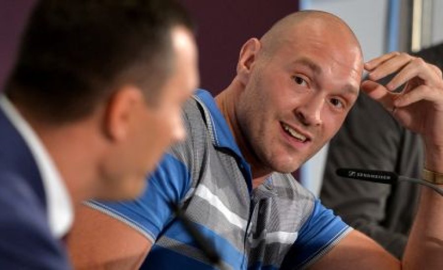 Fury mentálisan bontaná le Klicskót