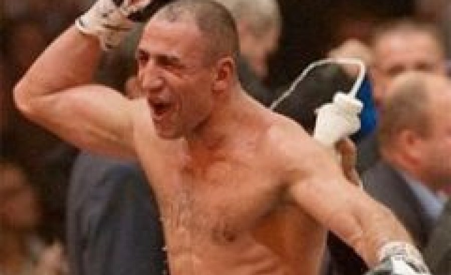 Arthur Abraham legenda szeretne lenni